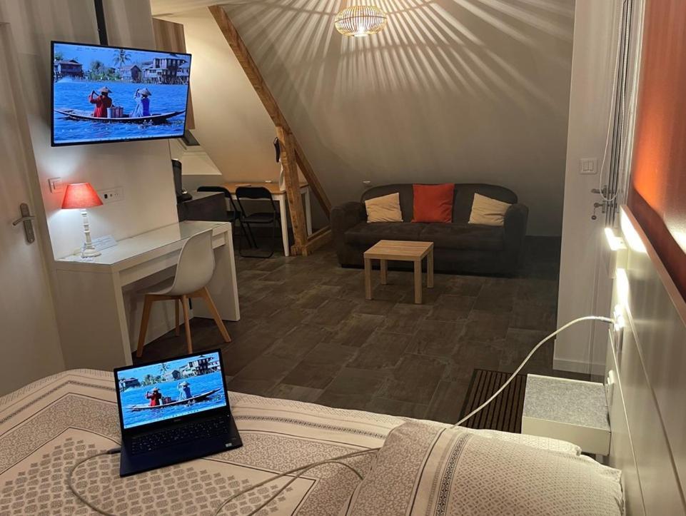 Charmant Studio Tout Confort Cesson Sevigne . Экстерьер фото
